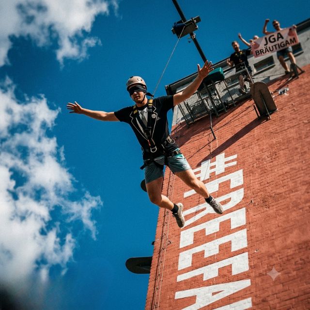 Blindfold Freefall Mutprobe